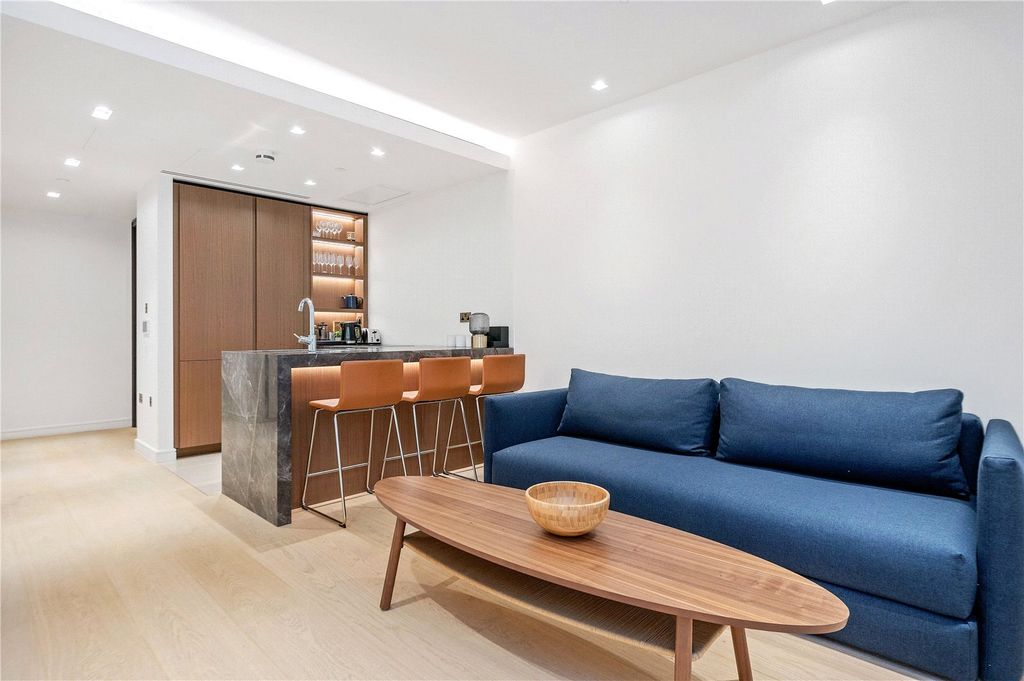 Property photo 2 of 17 Reception