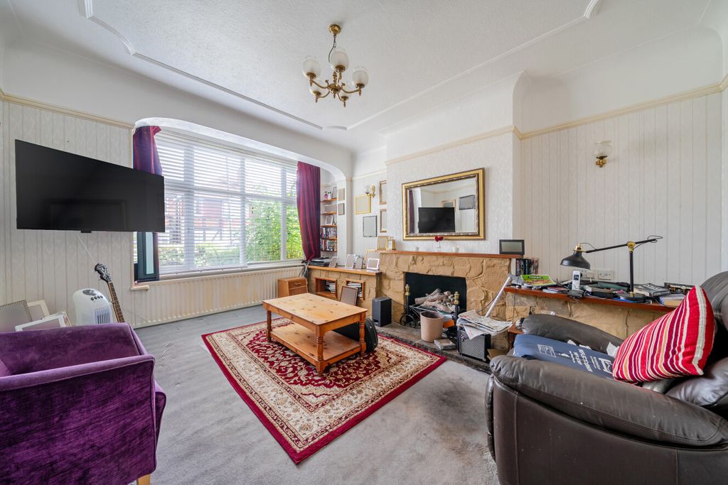 Property photo 2 of 13 1-6A0F555E1A7cc-1...