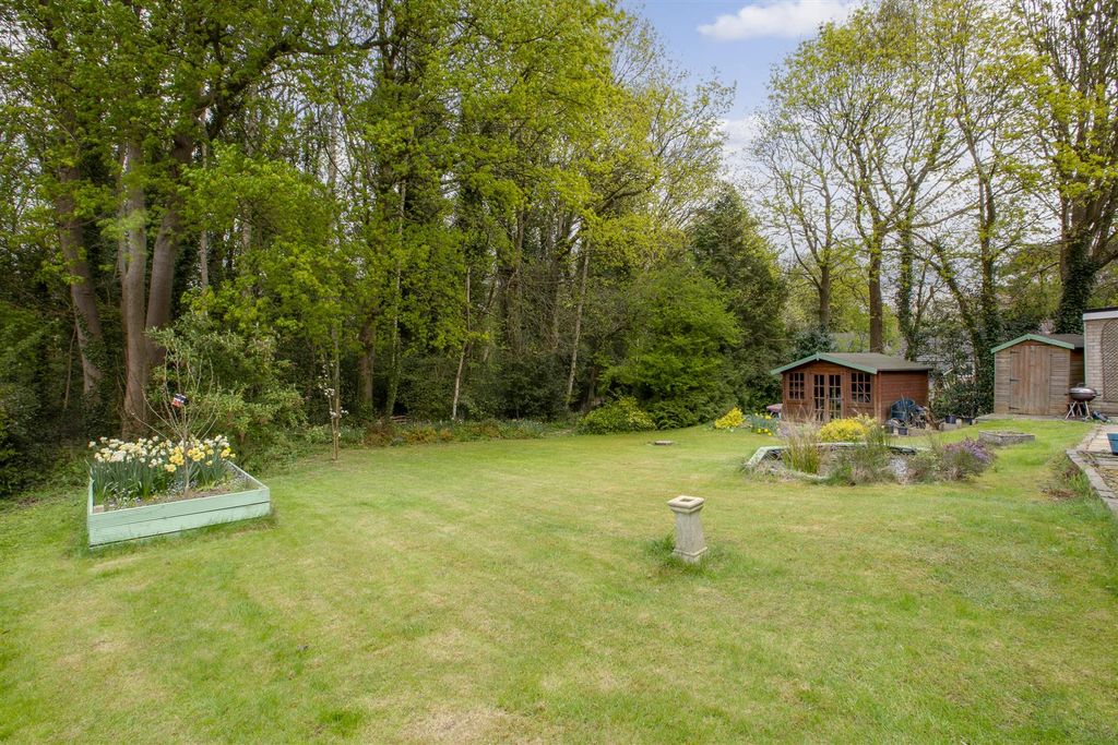 Property photo 2 of 15 4 Park Lane, Hp15 7Hy-14.Jpg
