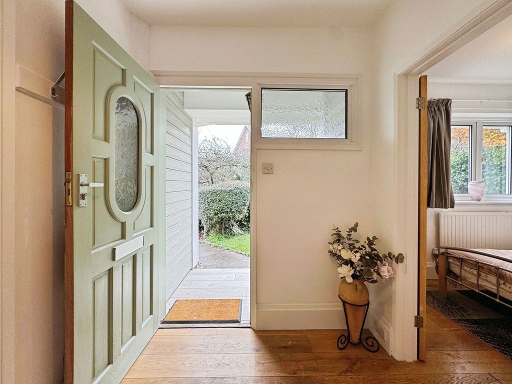 Property photo 3 of 28