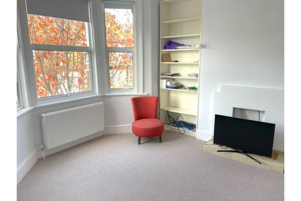 Property photo 3 of 12