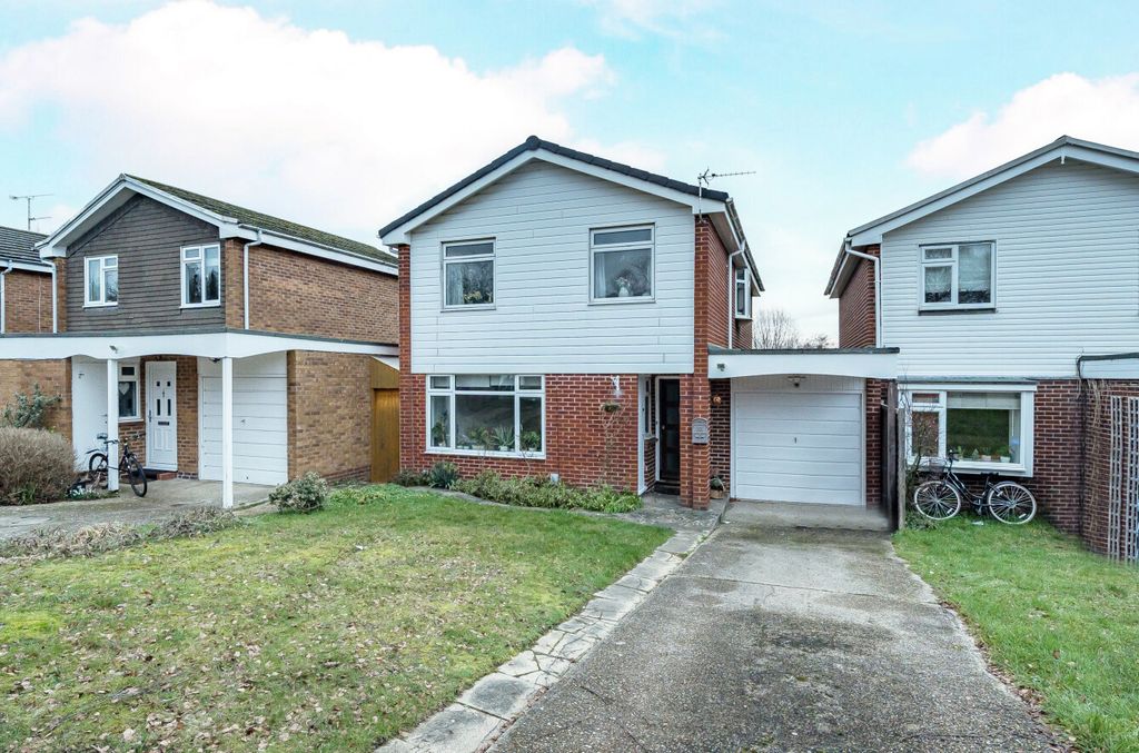 Property photo 1 of 17 1400652-1-697B858...