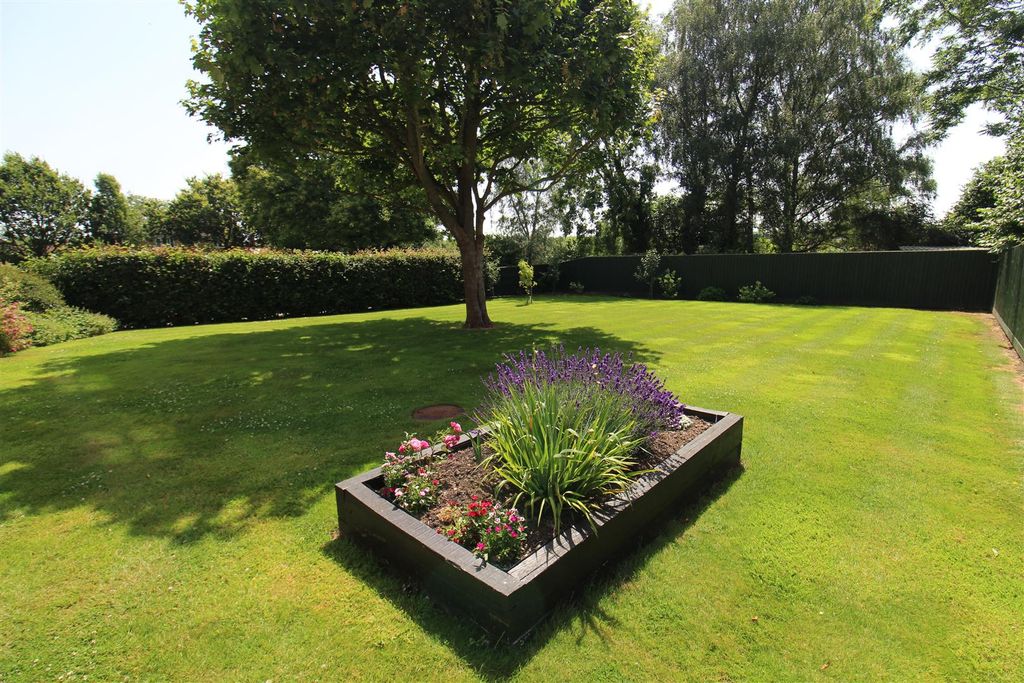 Property photo 3 of 25