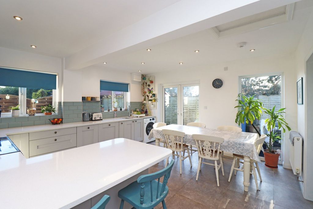 Property photo 3 of 26