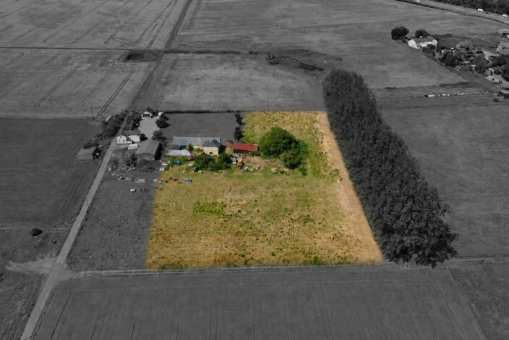 Property photo 2 of 25