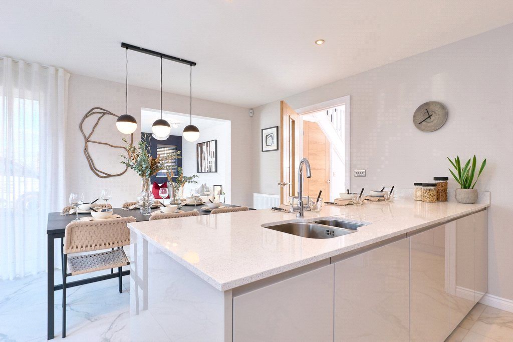 Property photo 3 of 15 Kitchen