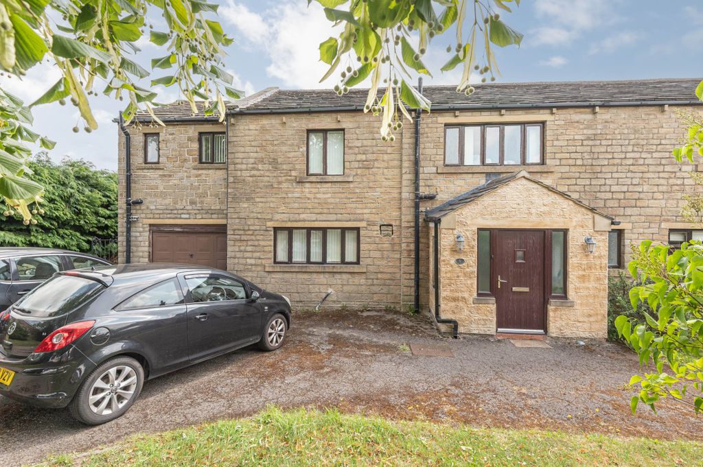 Property photo 1 of 32
