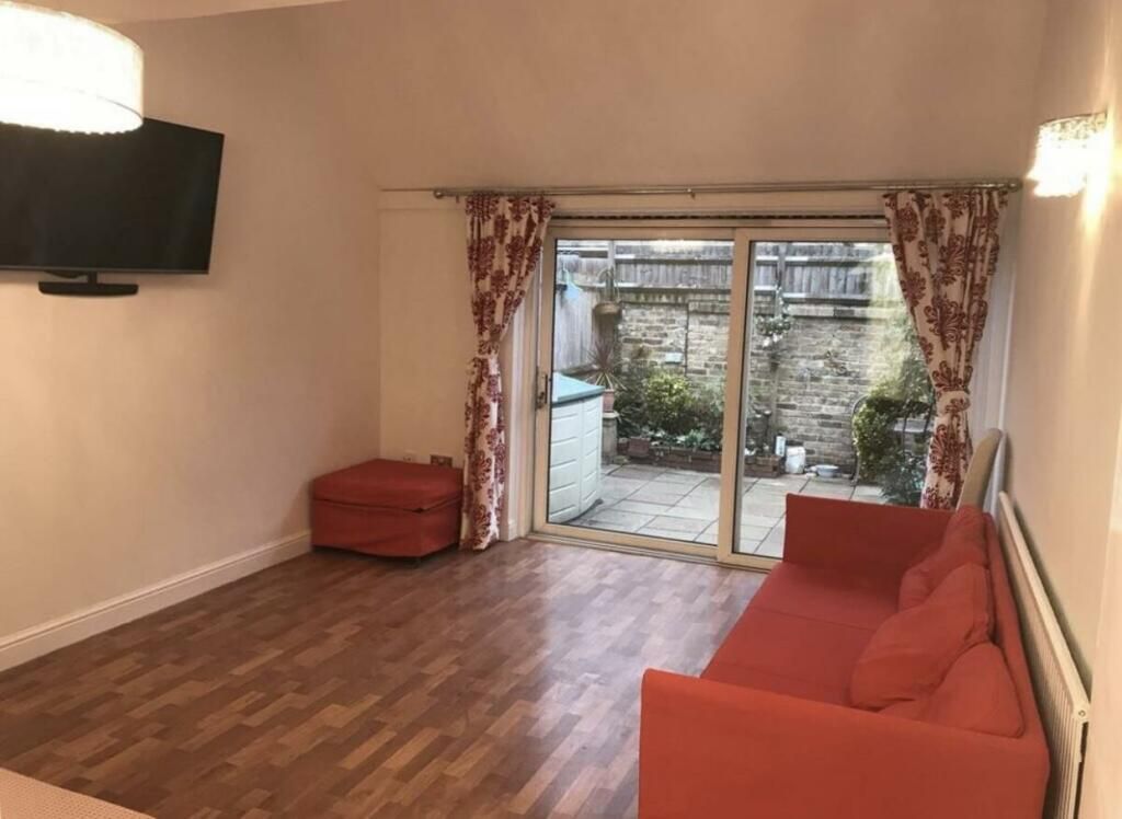Property photo 2 of 6
