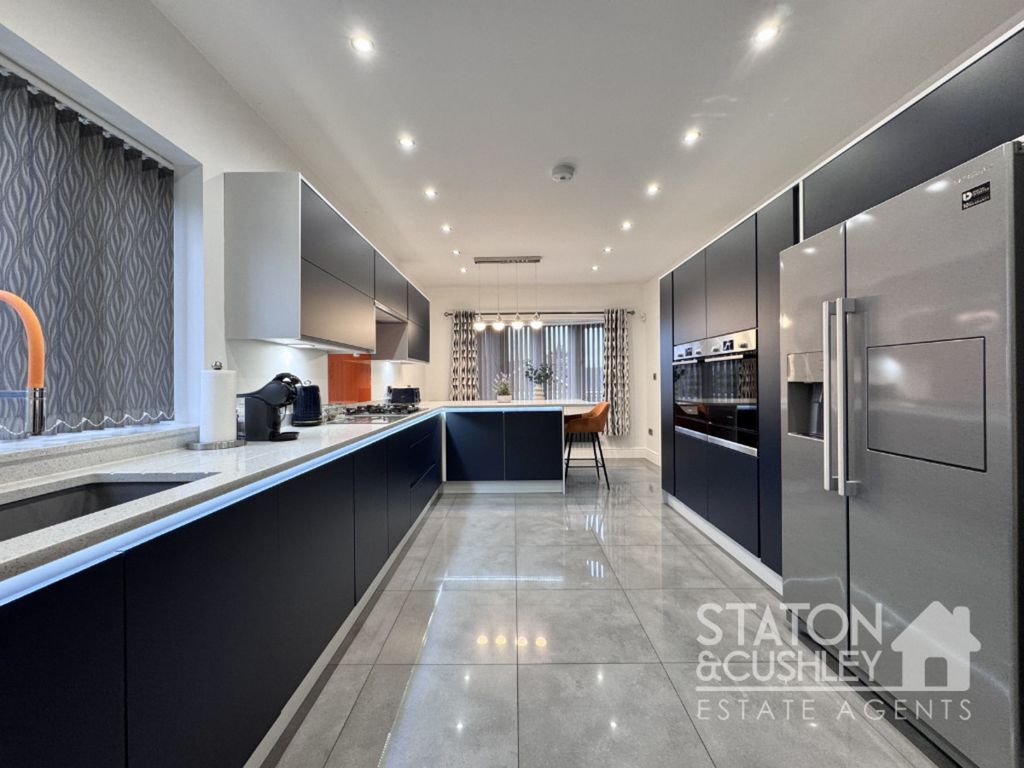 Property photo 3 of 32