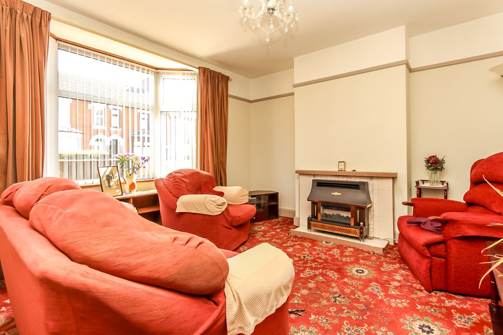 Property photo 2 of 8 Lounge