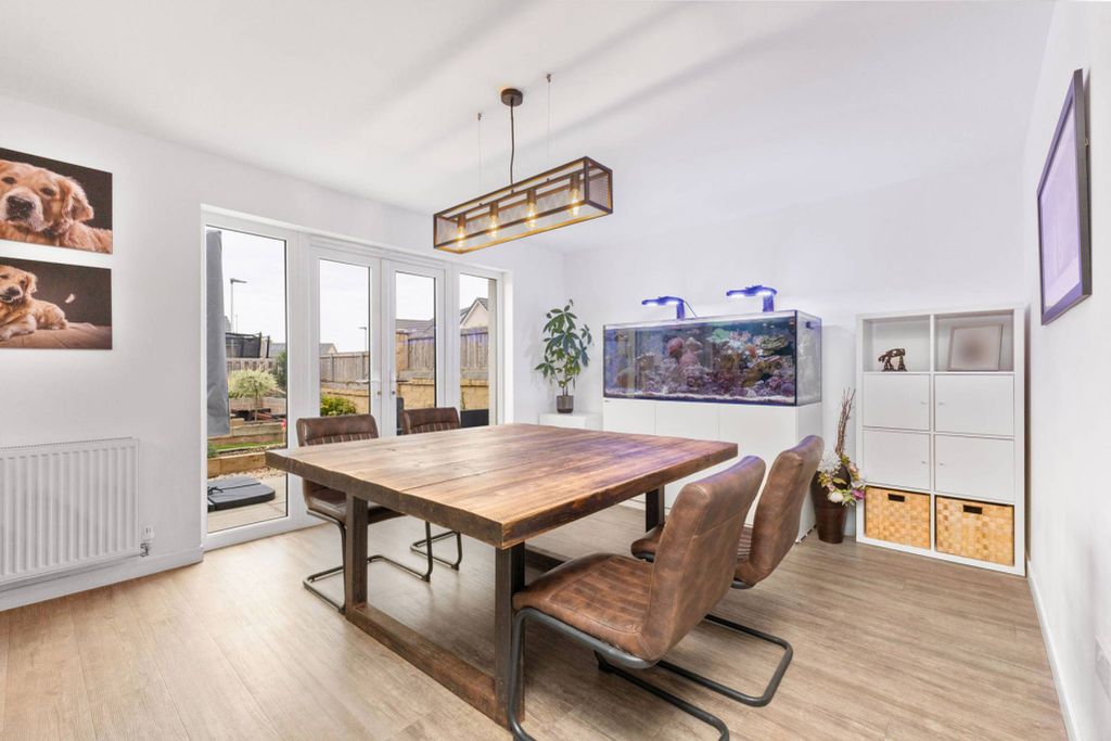 Property photo 3 of 30