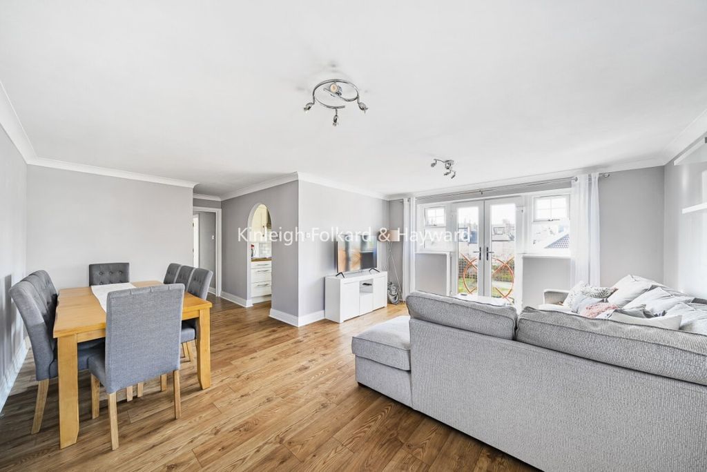Property photo 1 of 7 Fcfe9367-5120-4B51-A