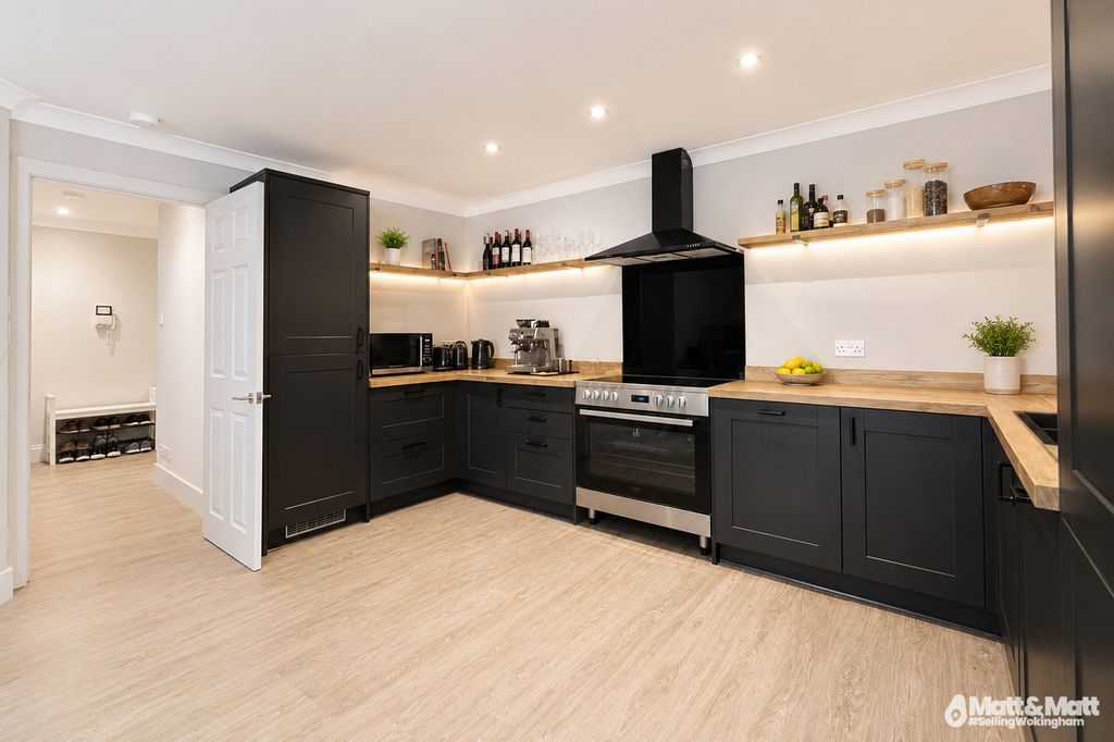 Property photo 2 of 9 5211344