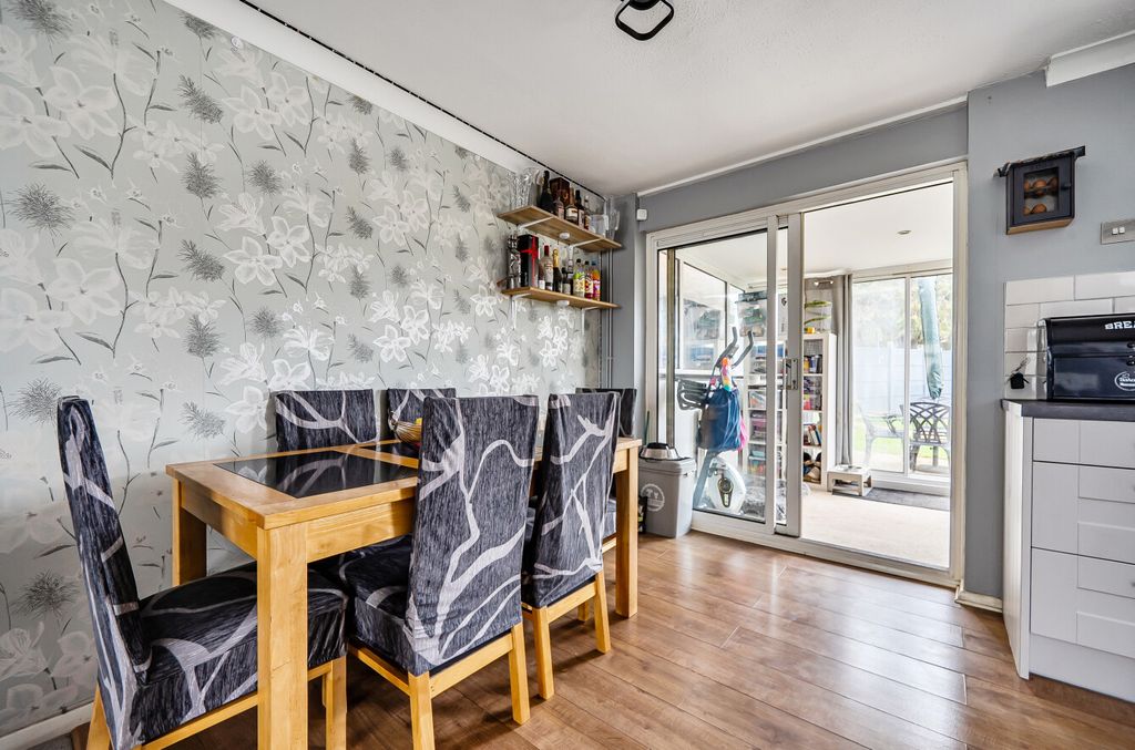 Property photo 3 of 21 1410223-11-69B2c8...