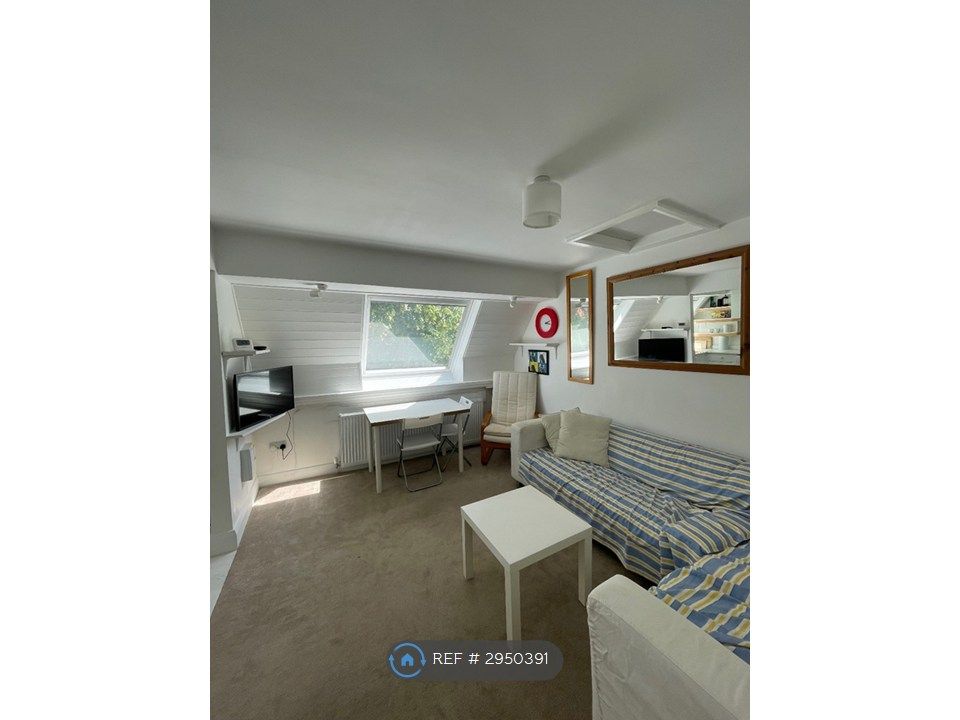 Property photo 1 of 5 Lounge
