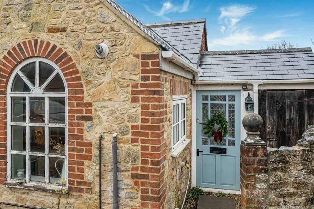 Property photo 2 of 16