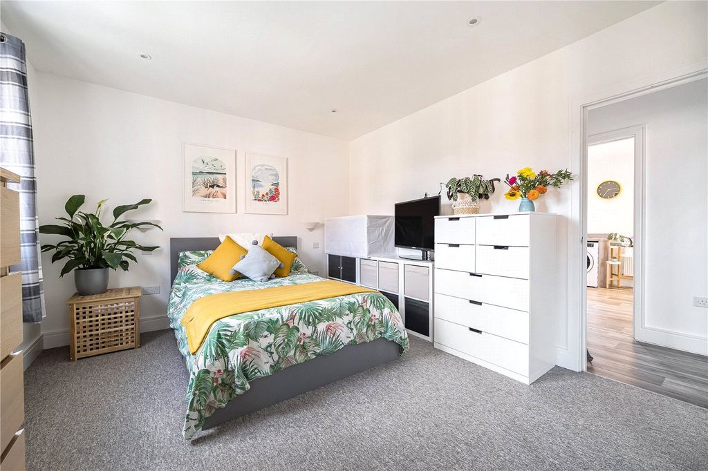 Property photo 3 of 12 Picture No. 05