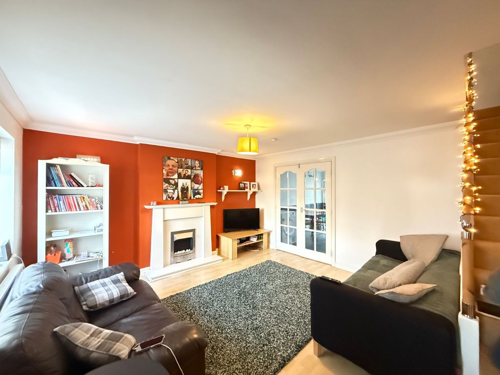 Property photo 3 of 8 Picture No. 14