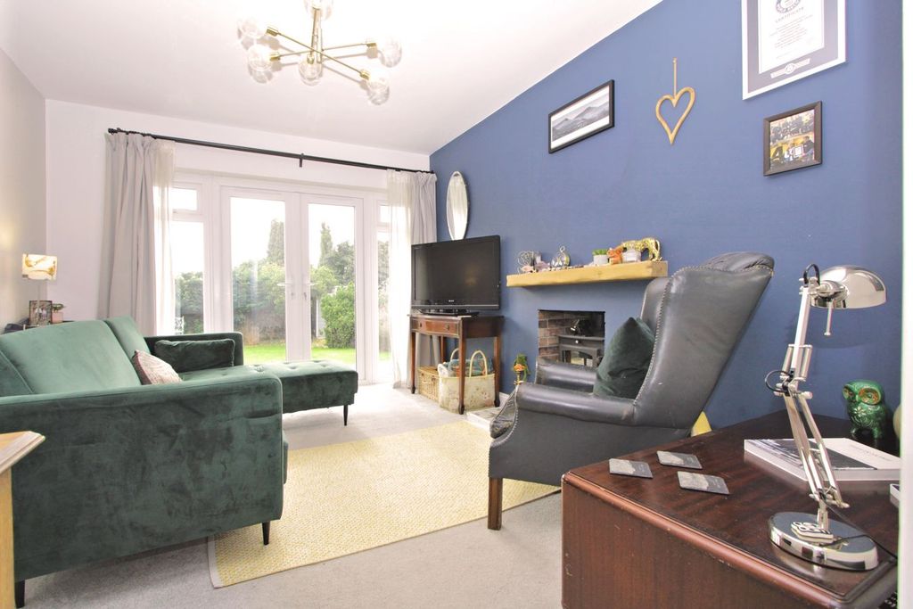 Property photo 2 of 24