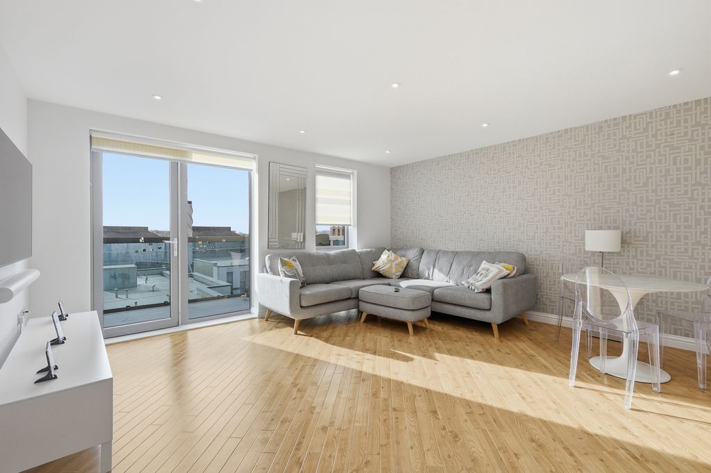 Property photo 1 of 11 Img_3657