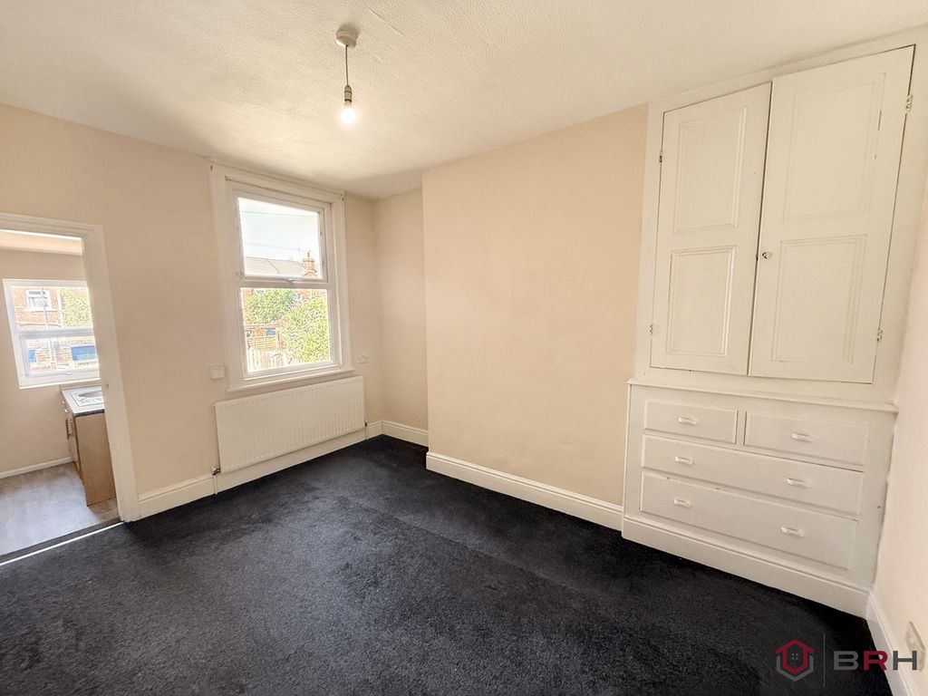 Property photo 2 of 6
