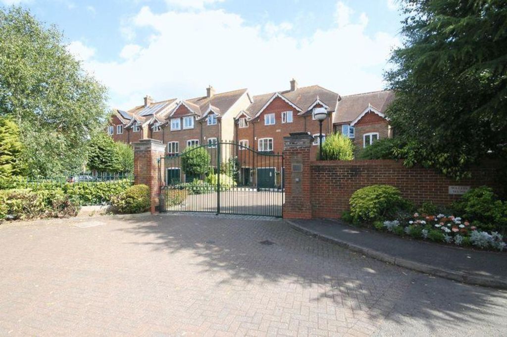 Property photo 3 of 9 Gated Access