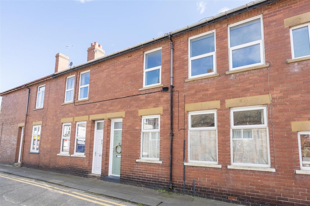 Property photo 1 of 7 External