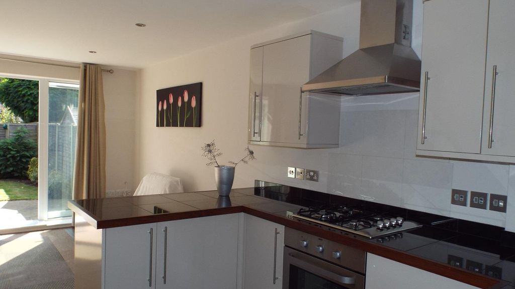 Property photo 3 of 9 4. Kitchen.Jpg