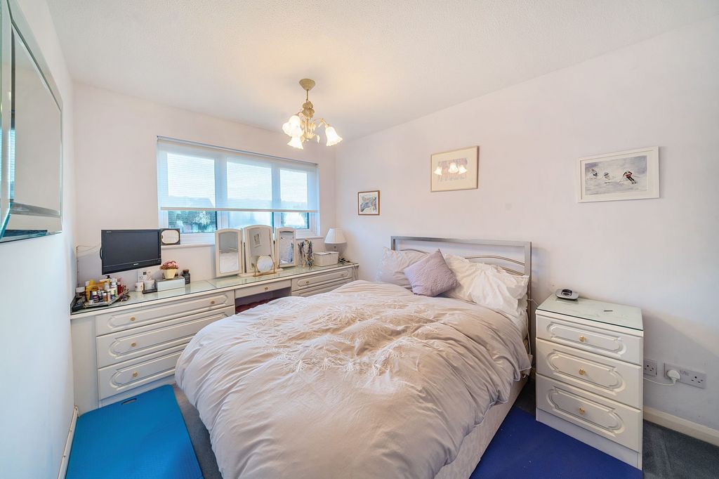 Property photo 3 of 12 Bedroom