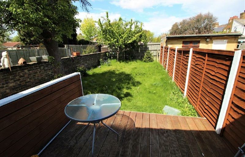 Property photo 2 of 8