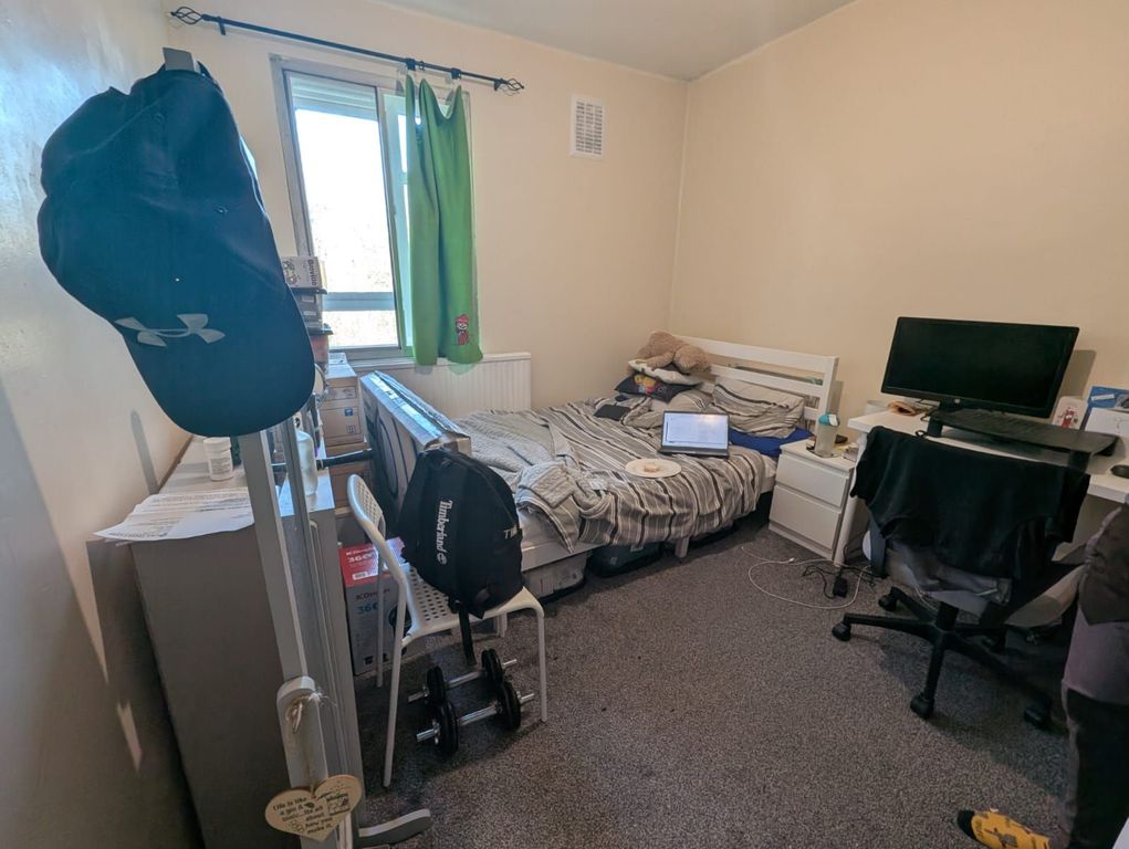 Property photo 3 of 12
