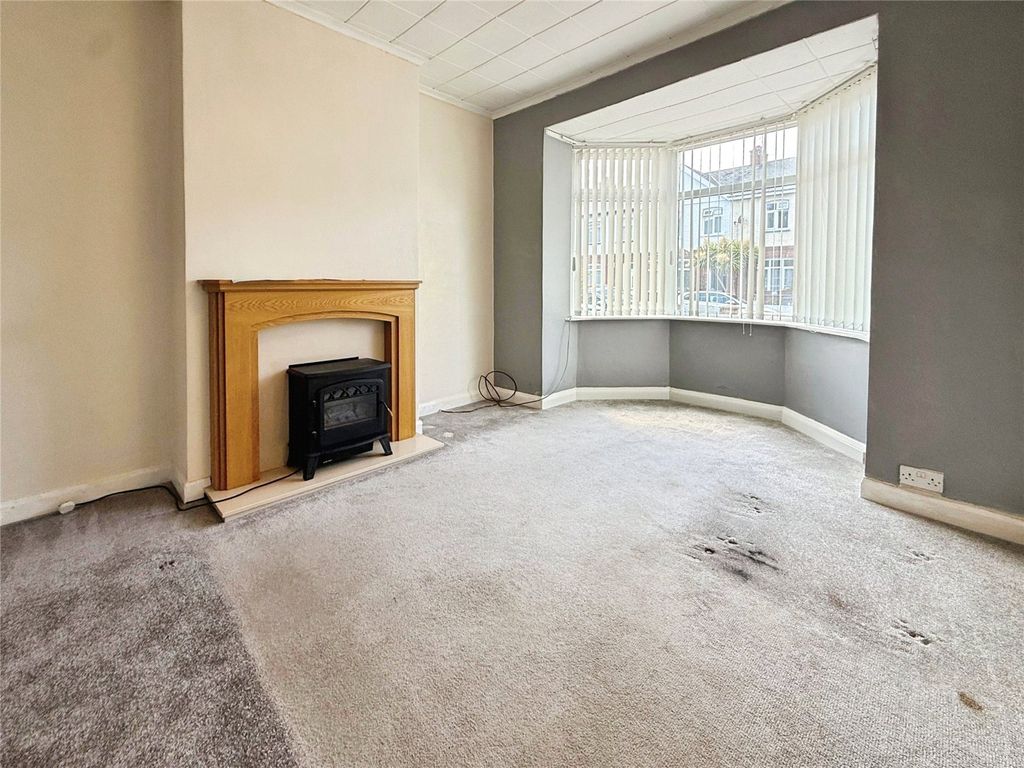 Property photo 3 of 9 Living Room