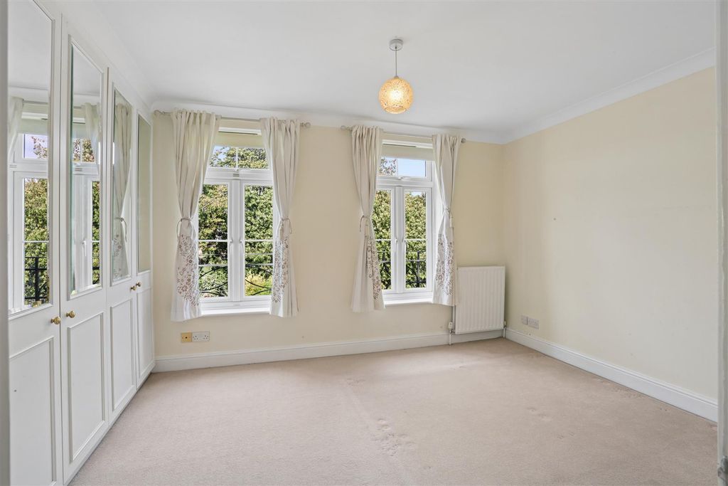 Property photo 3 of 29 1767179015 - 16.Jpg