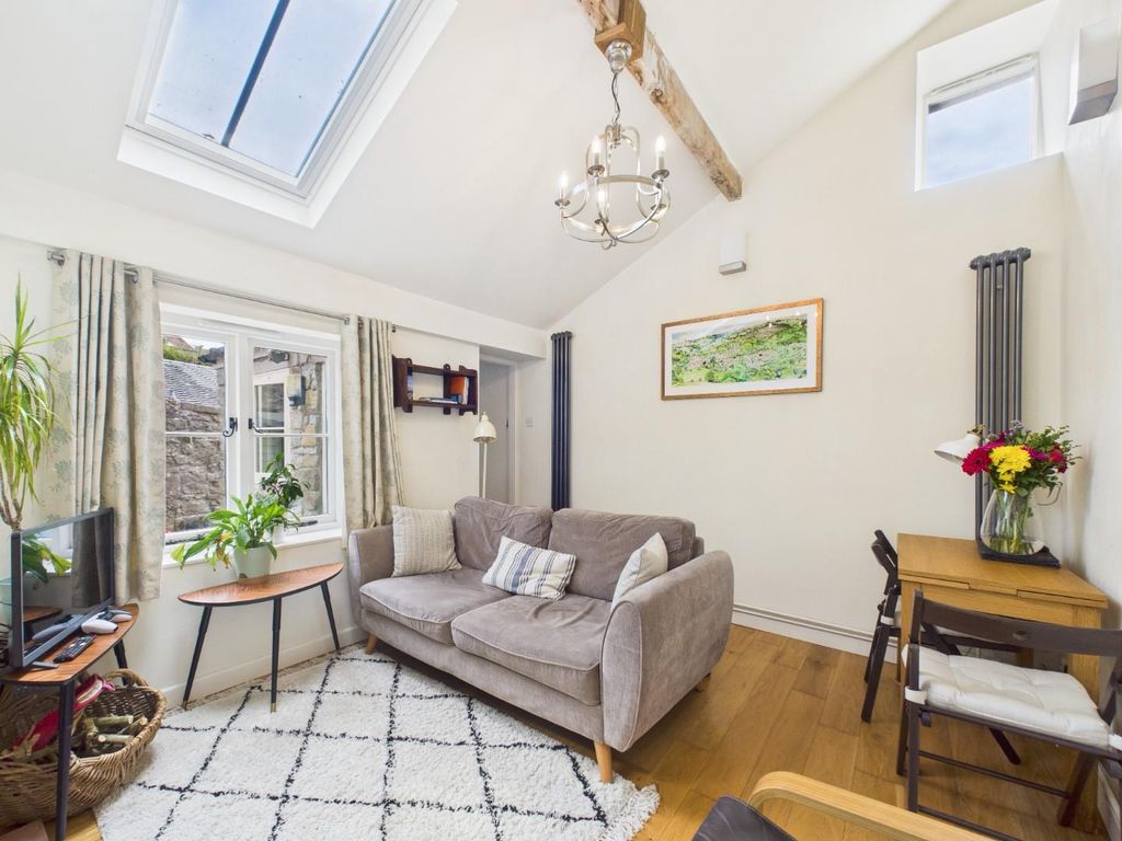 Property photo 3 of 37 Sitting Room