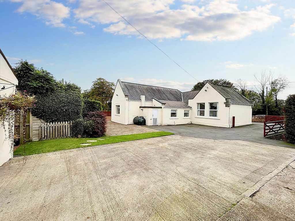 Property photo 3 of 34