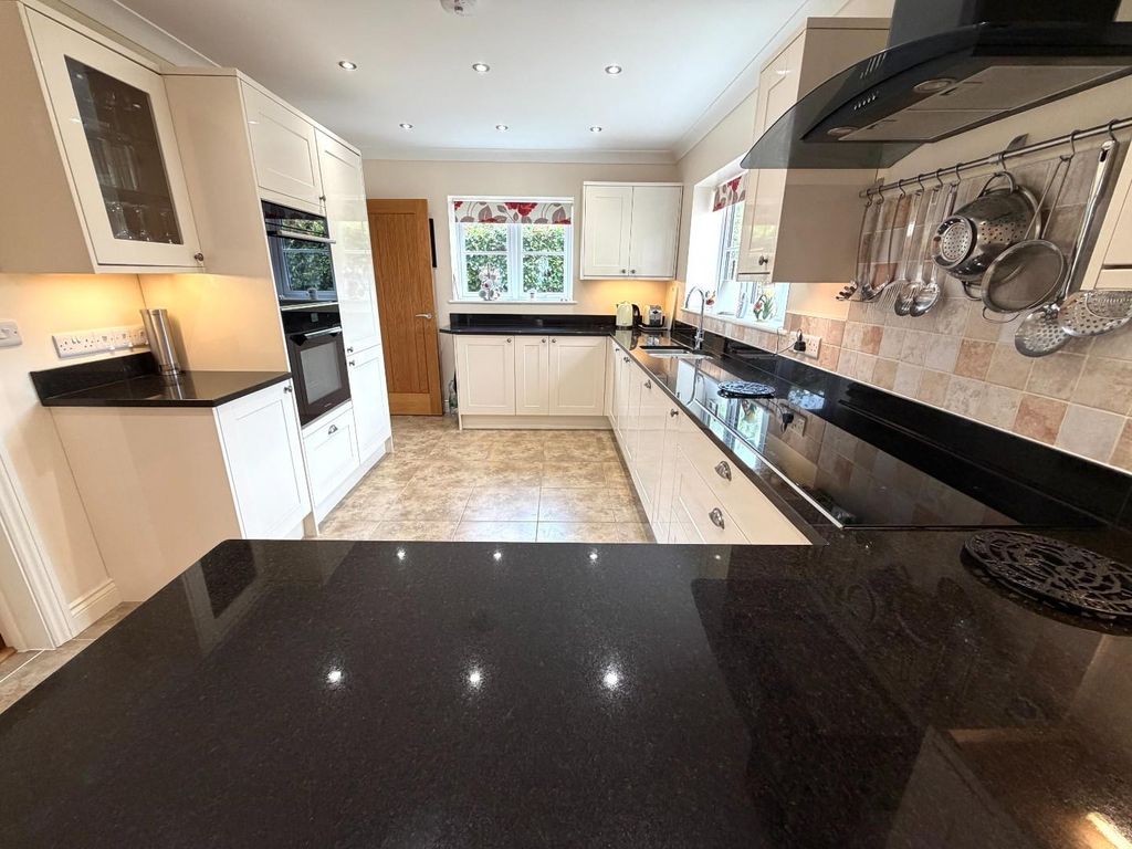 Property photo 3 of 28 Kitchen.Jpg