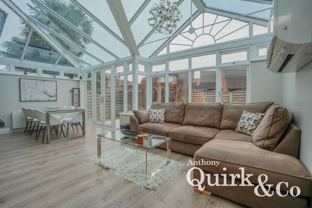 Property photo 3 of 31