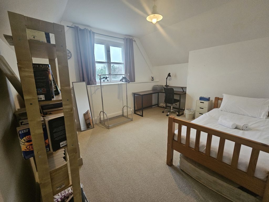 Property photo 3 of 29