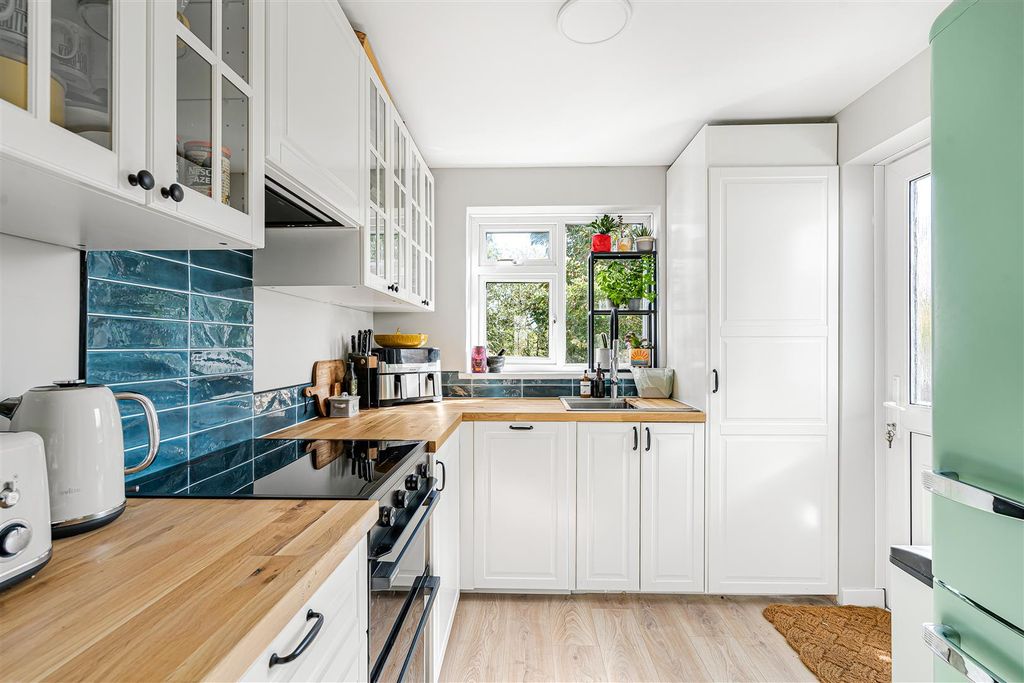 Property photo 2 of 19 Kitchen 1..Jpg