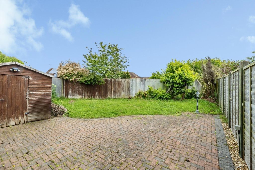 Property photo 2 of 17
