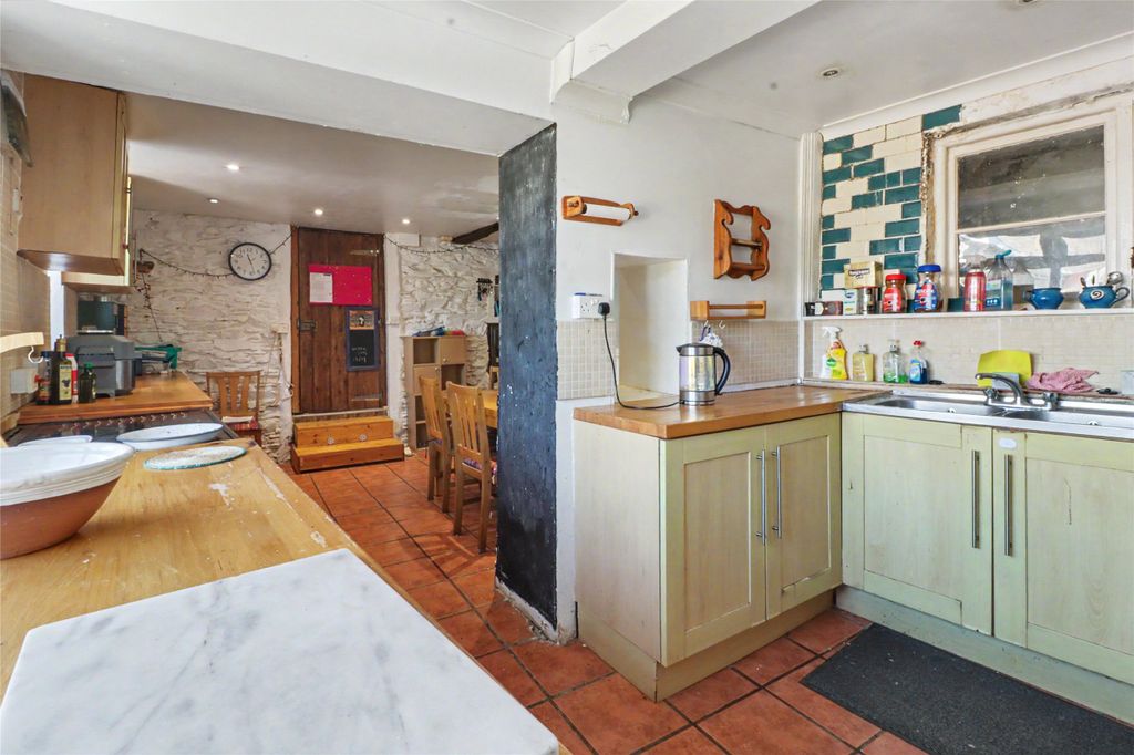 Property photo 2 of 14 2 - Picture No. 05