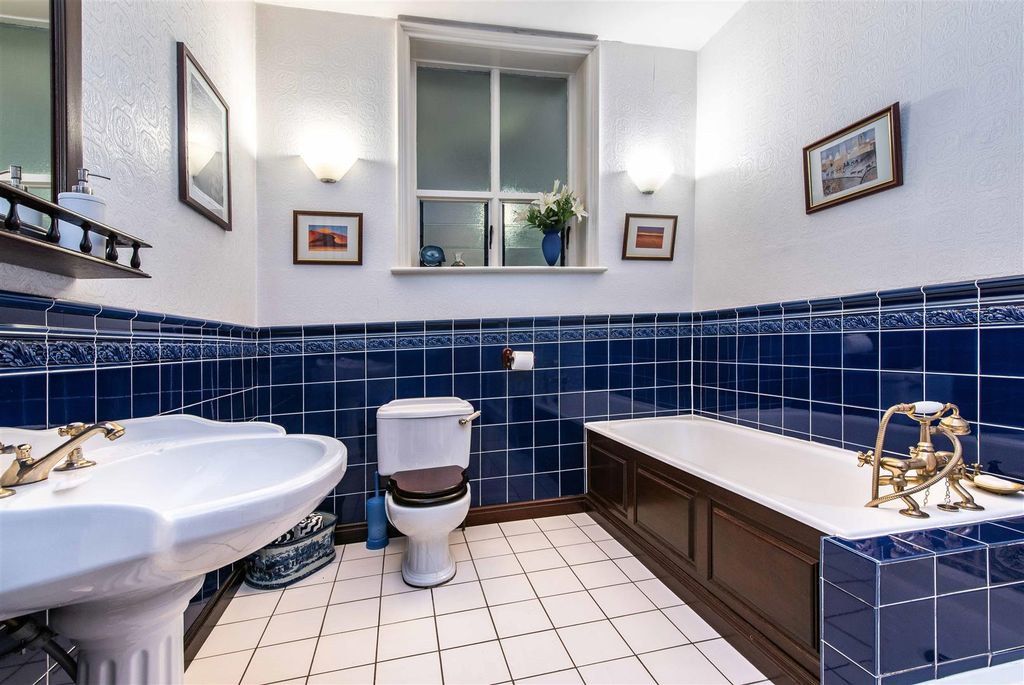 Additional image 19 of 6 bed detached house for saleTattershall Drive, The Park NG7