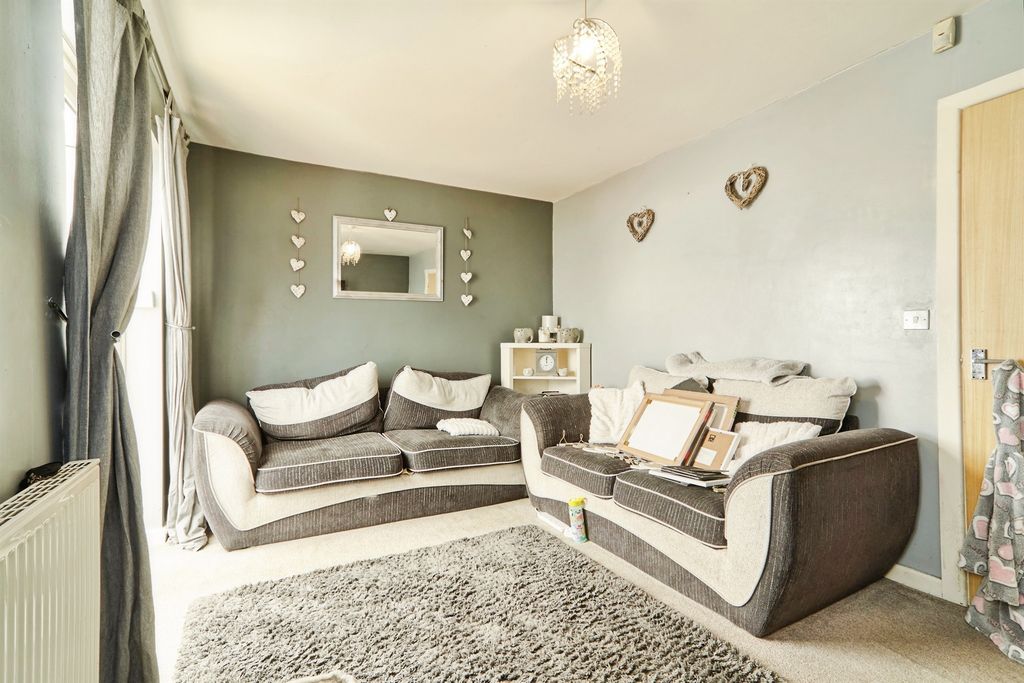 Property photo 2 of 13