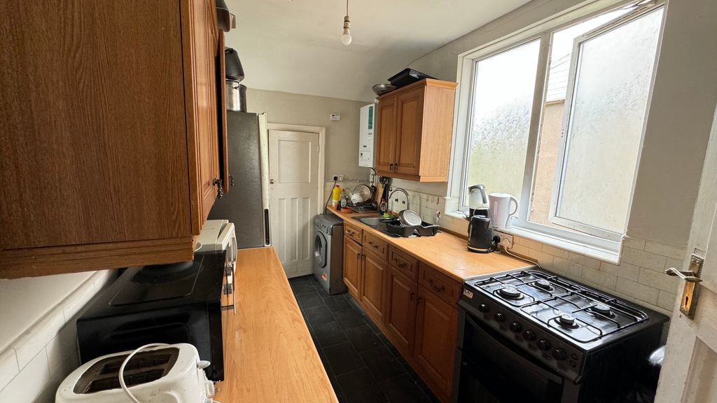 Property photo 3 of 5