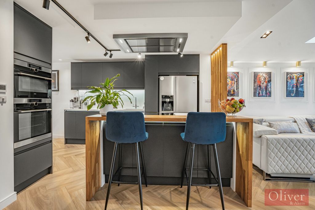 Property photo 2 of 15 Photo 13