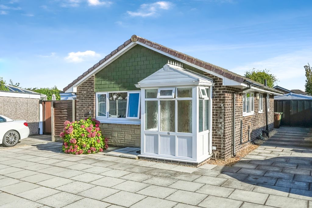 Property photo 1 of 15 Detached Bungalow