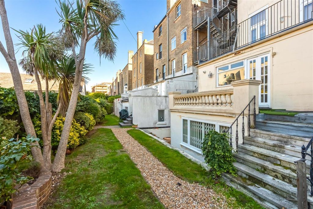 Property photo 2 of 14 Henne Terrace_2.Jpg
