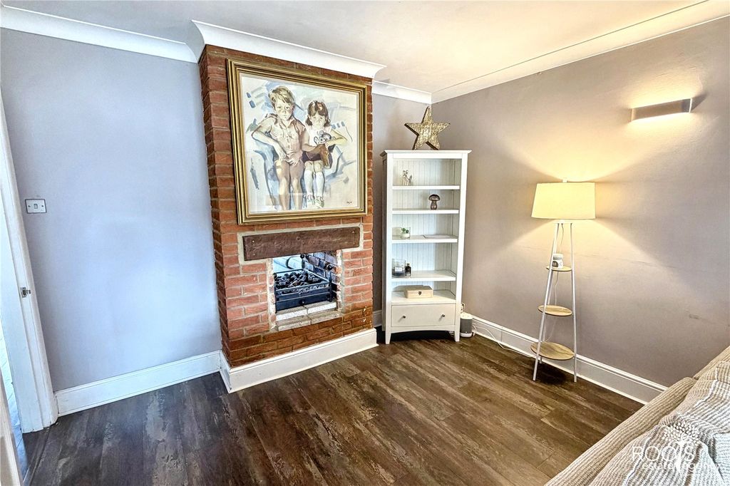 Property photo 3 of 16 Dbl-Sided Fireplace