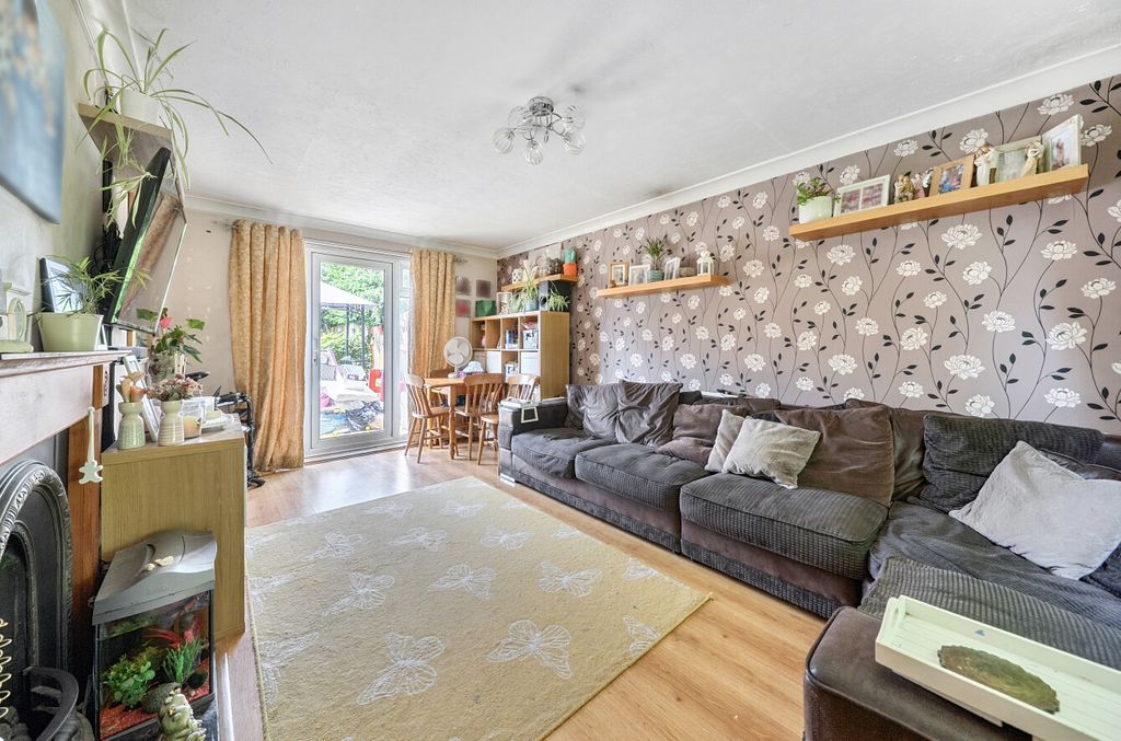 Property photo 3 of 14 1452546-6-6A3Ab5F...