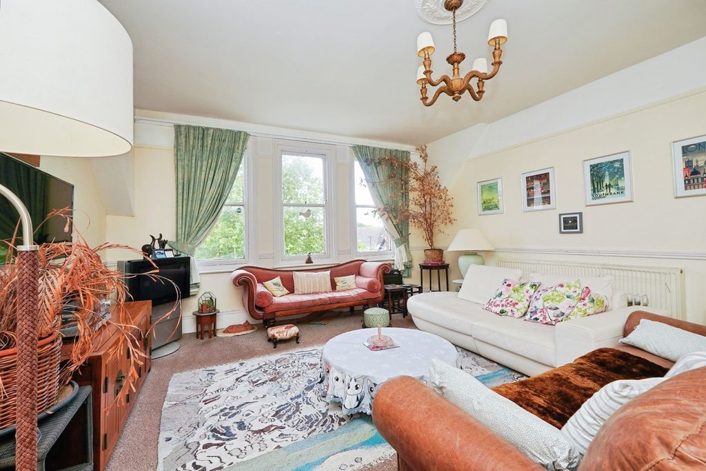 Property photo 2 of 18 Pbox-Img.Jpg